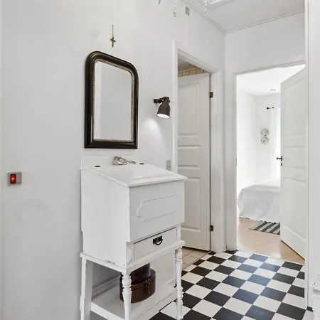 Reimer - 10m From The Sea By Interhome Daire *
